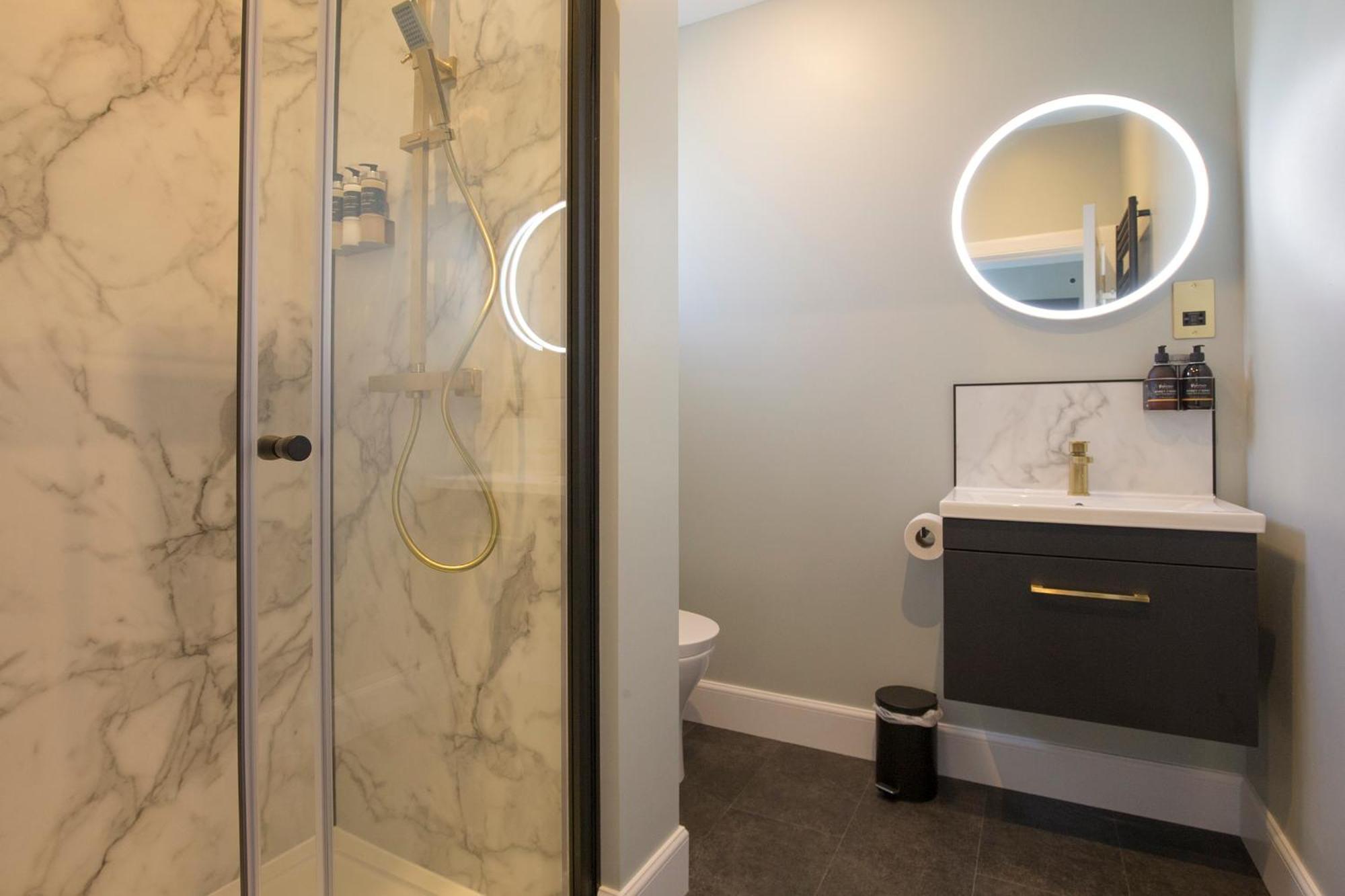 The Crossing Hotel 4*